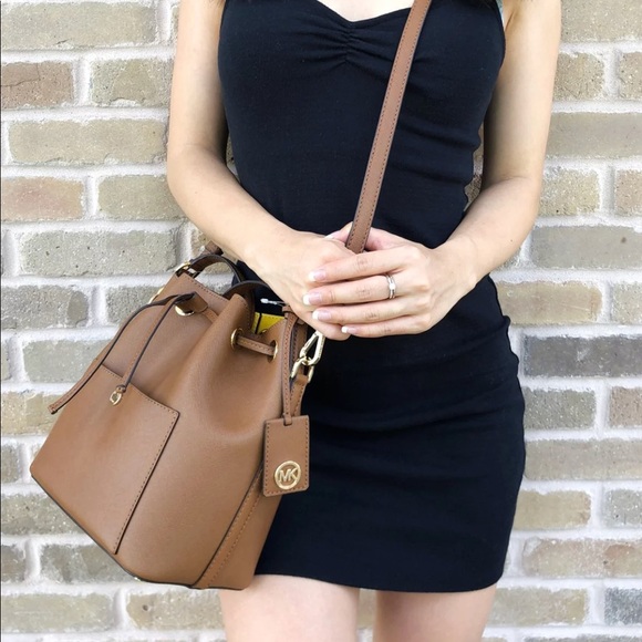 Gaby’sBags👜💕-NWT Michael Kors Bucket Bag 💕 - Picture 7 of 8